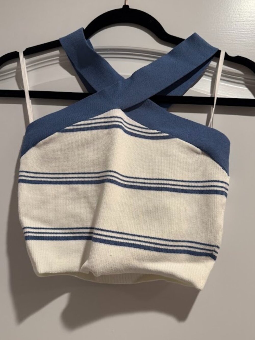 Aritzia Babaton Cropped Halter Neck Top | Size M